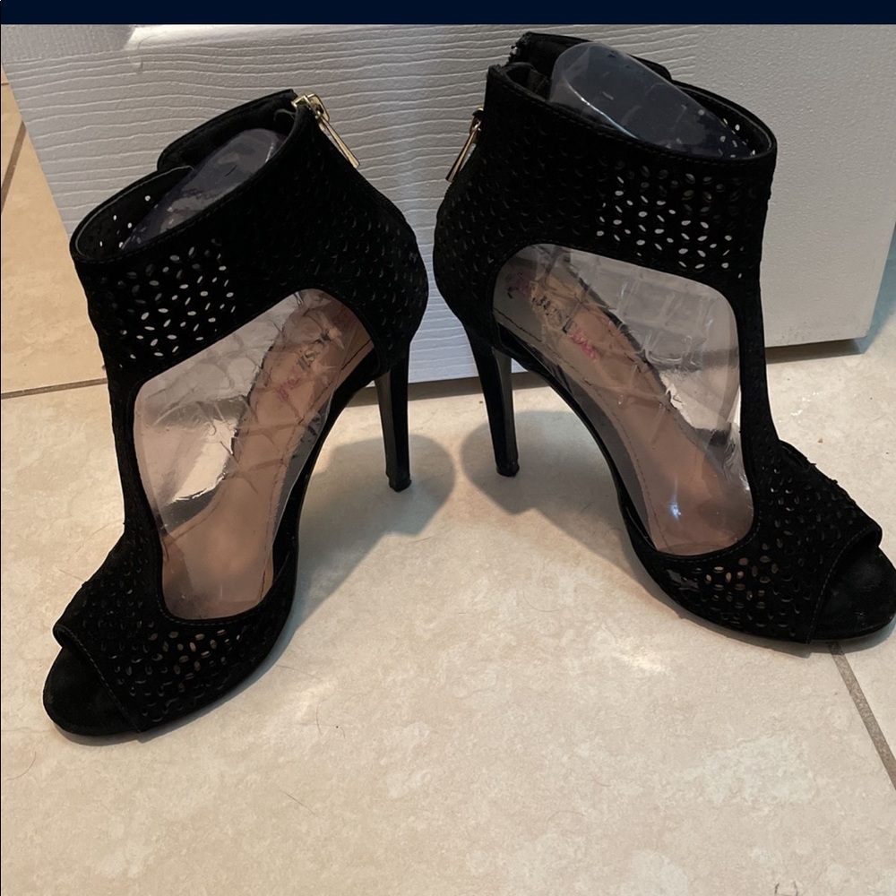 Black T - strap 4 inch heels - Picture 3 of 3